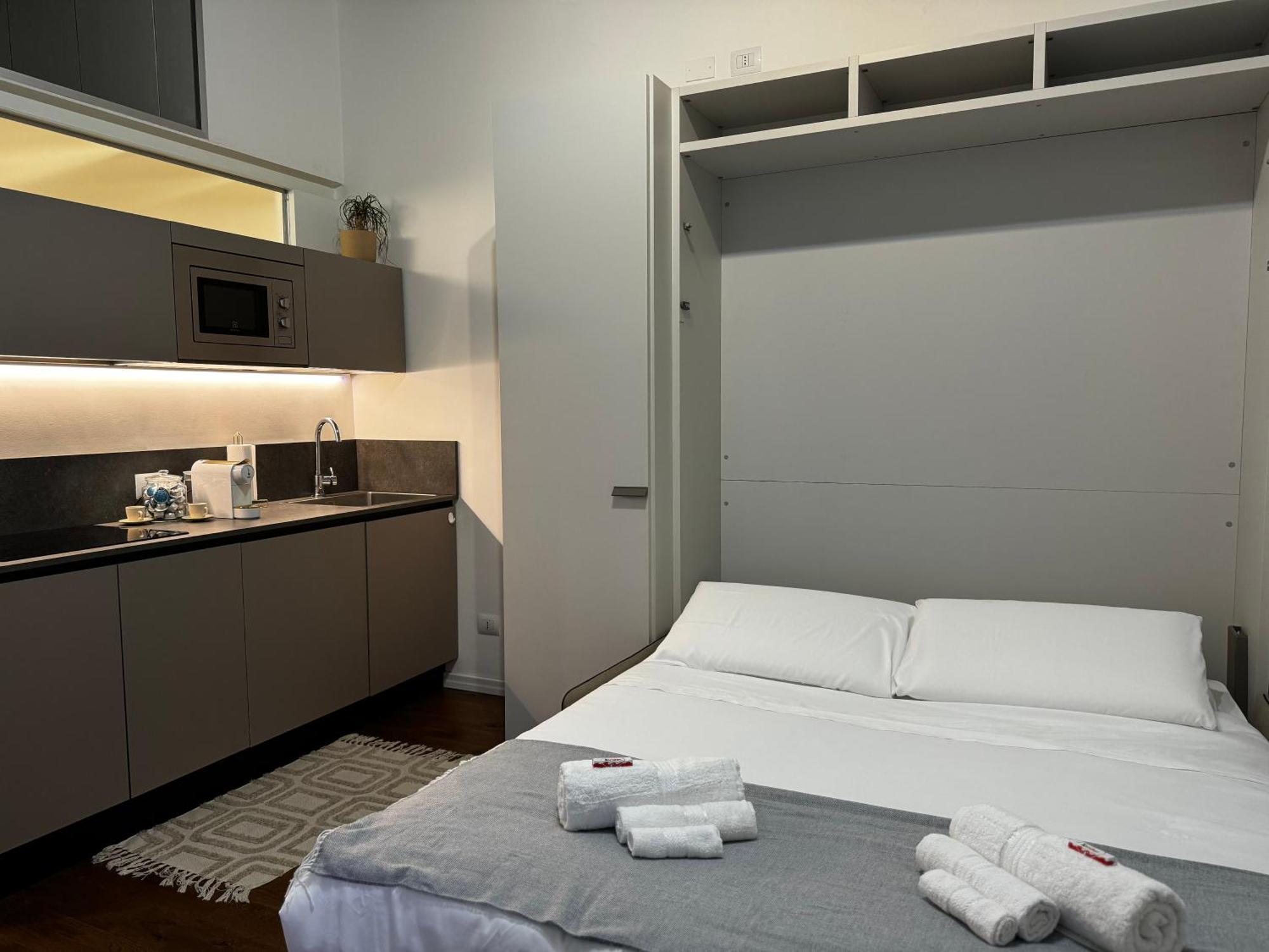 Regina Milano In Corso Lodi - Sky Tv, Wifi E Breakfast Box Apartment Bagian luar foto