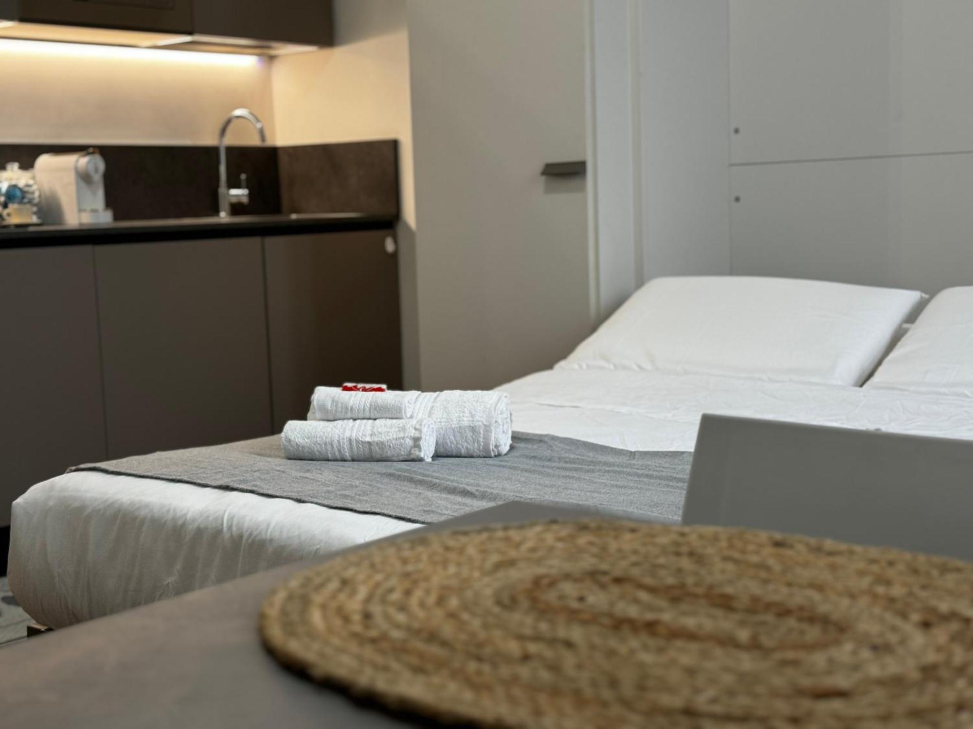Regina Milano In Corso Lodi - Sky Tv, Wifi E Breakfast Box Apartment Bagian luar foto
