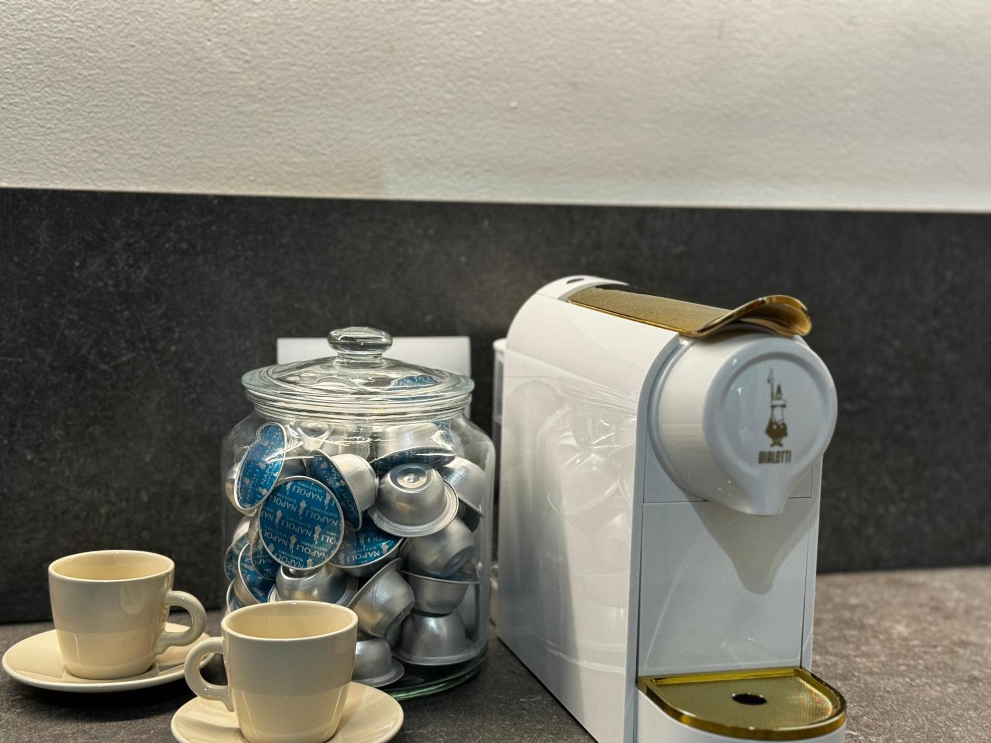 Regina Milano In Corso Lodi - Sky Tv, Wifi E Breakfast Box Apartment Bagian luar foto
