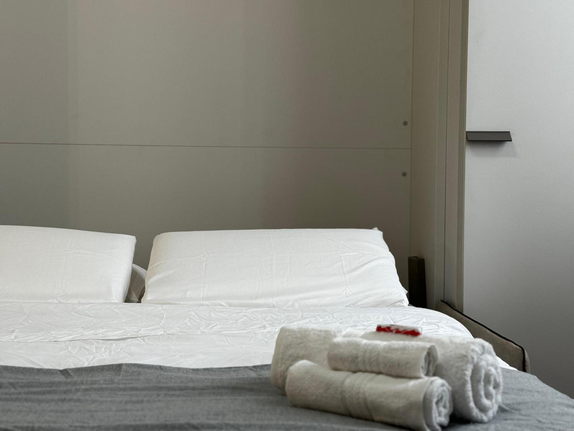 Regina Milano In Corso Lodi - Sky Tv, Wifi E Breakfast Box Apartment Bagian luar foto