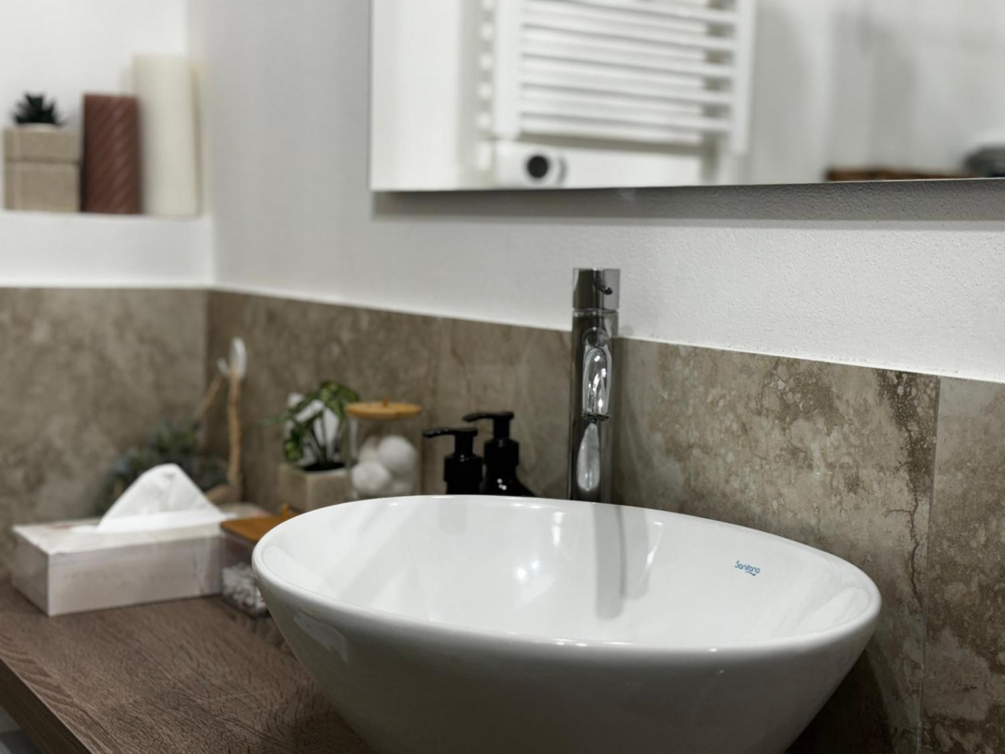 Regina Milano In Corso Lodi - Sky Tv, Wifi E Breakfast Box Apartment Bagian luar foto