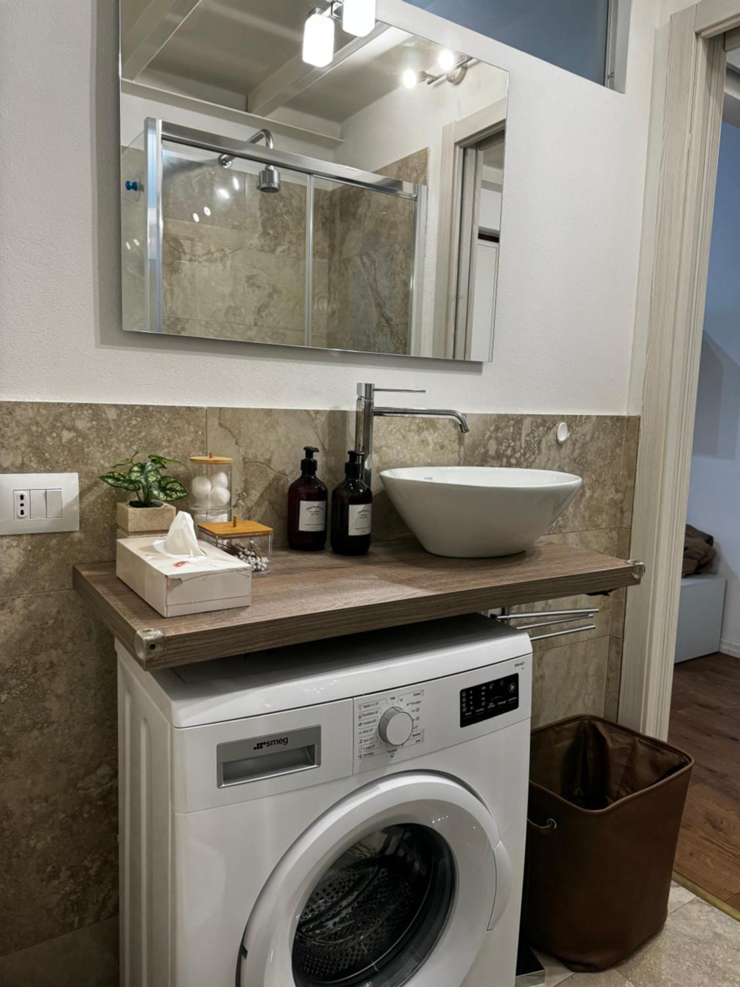 Regina Milano In Corso Lodi - Sky Tv, Wifi E Breakfast Box Apartment Bagian luar foto
