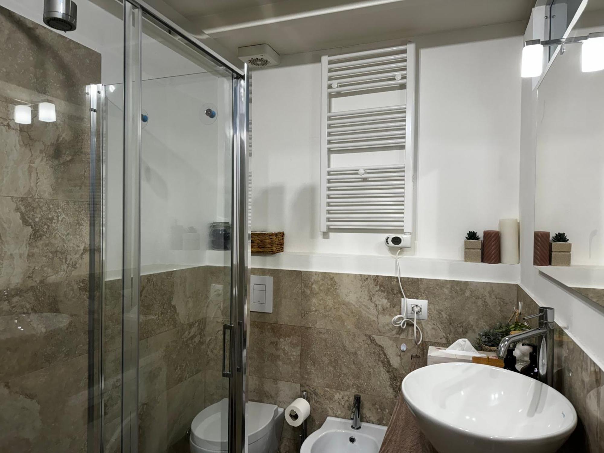 Regina Milano In Corso Lodi - Sky Tv, Wifi E Breakfast Box Apartment Bagian luar foto